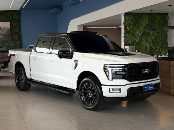 FORD F-150 5.0 V8 GASOLINA CD LARIAT BLACK FX4 AUTOMÁTICO